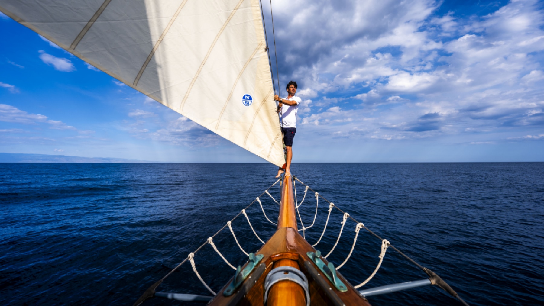 Sailing on Eilean