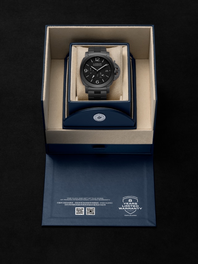 PANERAI Luminor庐米诺GMT动力储存Ceramica腕表 PAM01674 Detail 