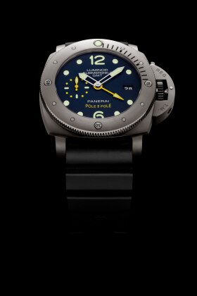PANERAI Luminor Submersible 1950 3 Days GMT Automatic Titanio  Detail 