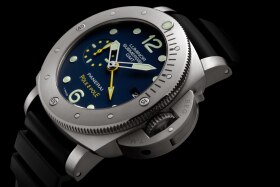 PANERAI Luminor Submersible 1950 3 Days GMT Automatic Titanio  Detail 