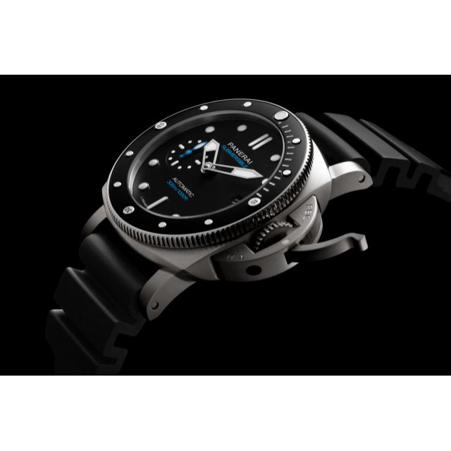 PANERAI Submersible PAM02683 Detail 2