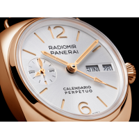 PANERAI Radiomir镭得米尔GMT Goldtech™万年历腕表 PAM01453 Detail 2