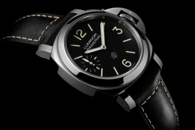 PANERAI Luminor Logo PAM01084 Detail 