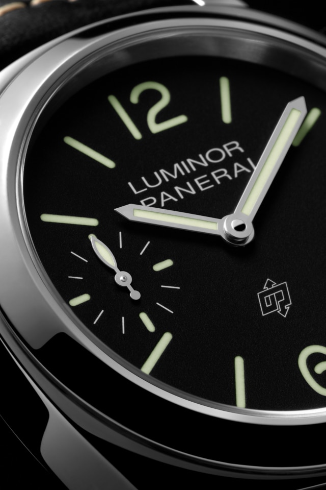 PANERAI Luminor Logo PAM01084 Detail 