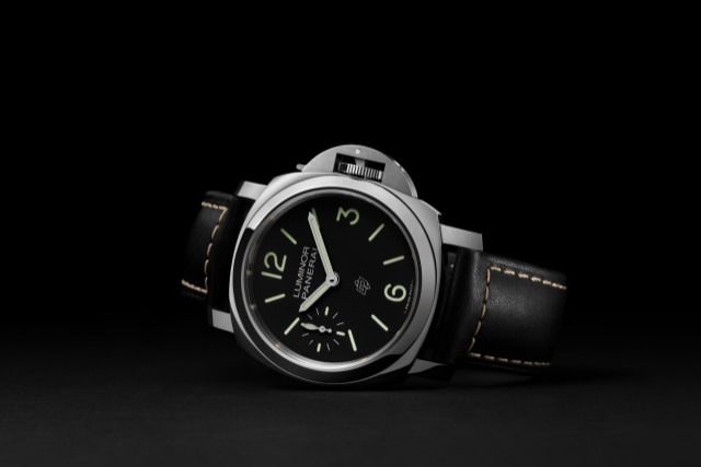 PANERAI Luminor Logo PAM01084 Front 4