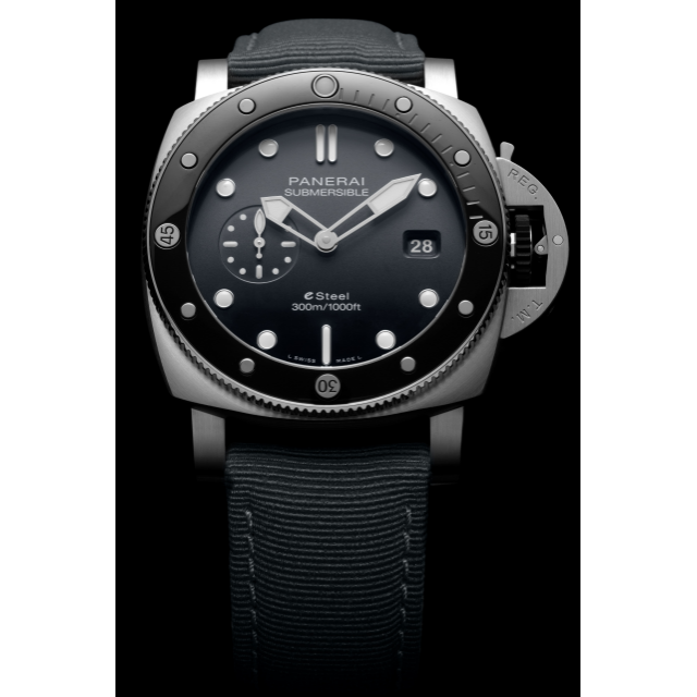PANERAI Submersible潜行系列QuarantaQuattro eSteel™ Grigio Roccia腕表 PAM01288 Detail 3