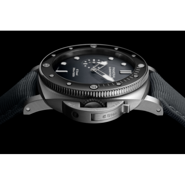 PANERAI Submersible潜行系列QuarantaQuattro eSteel™ Grigio Roccia腕表 PAM01288 Detail 1