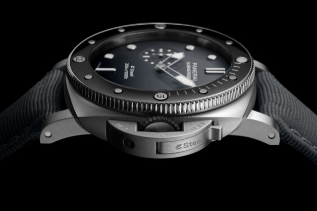 PANERAI Submersible PAM01288 Detail 