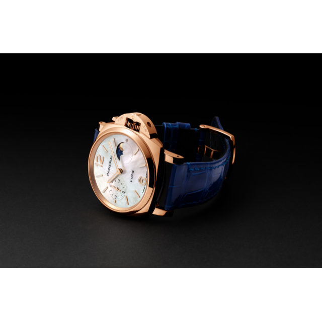 PANERAI Luminor Due Luna Goldtech™ Madreperla  PAM01181 Detail 1