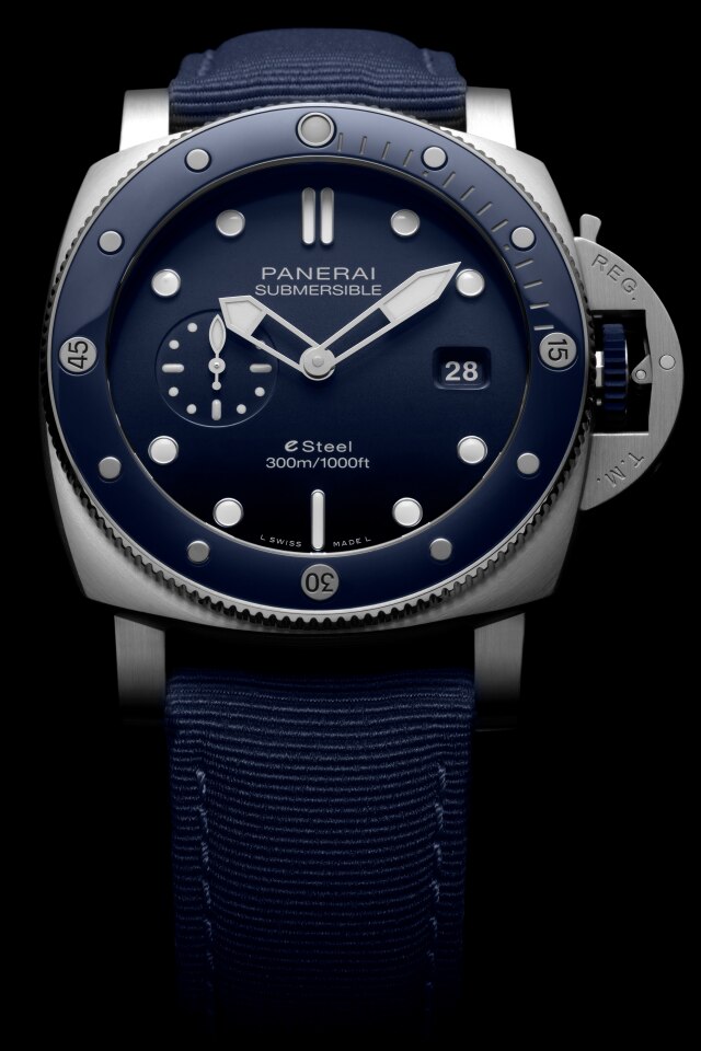 PANERAI Submersible PAM01289 Detail 