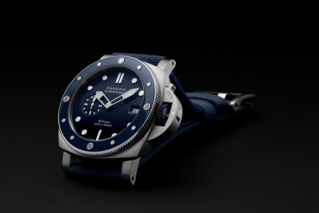 PANERAI Submersible PAM01289 Front 4