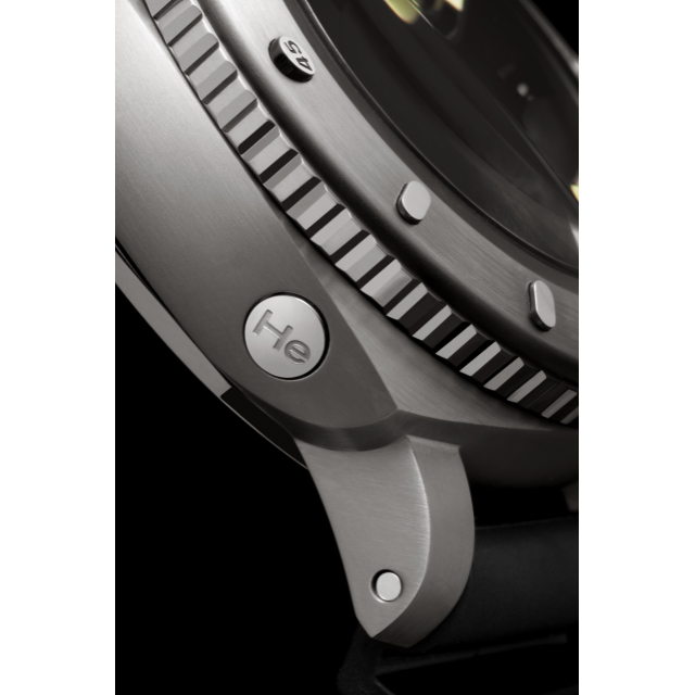 PANERAI Luminor庐米诺 Submersible潜行系列 1950 2500m 3 Days Automatic Titanio腕表 - 47毫米 PAM00364 Detail 3