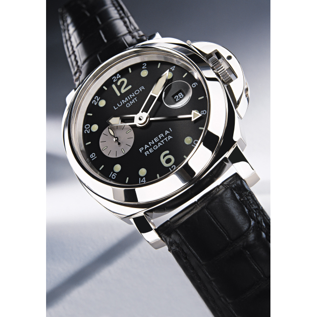 PANERAI Luminor GMT Regatta 2002 - 44mm  Detail 1