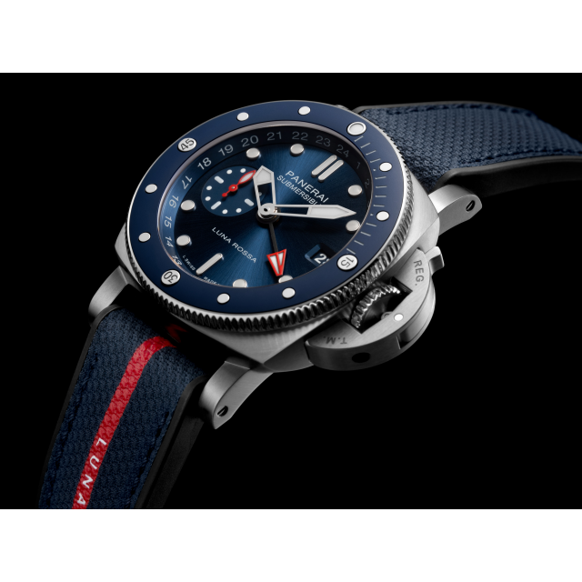 PANERAI Submersible潜行系列GMT Luna Rossa Titanio腕表 PAM01507 Detail 3