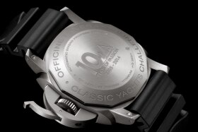 PANERAI Luminor Submersible 1950 3 Days Automatic Titanio  Detail 