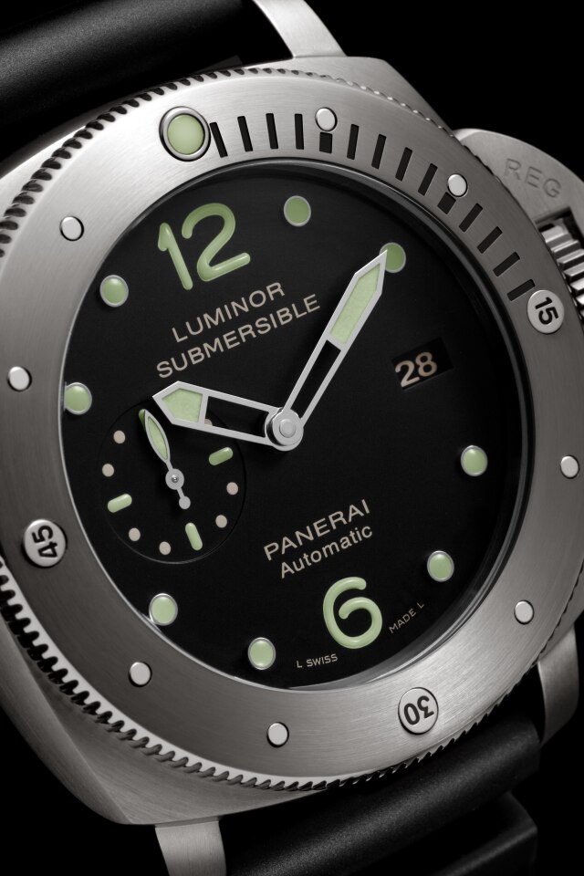 PANERAI Luminor Submersible 1950 3 Days Automatic Titanio  Detail 