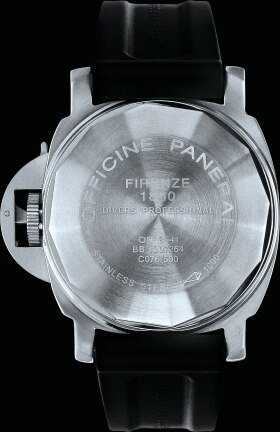 PANERAI Luminor Submersible 1000m  Detail 