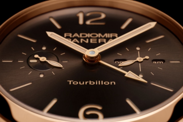 PANERAI Radiomir 1940 Tourbillon GMT Oro Rosso  Detail 