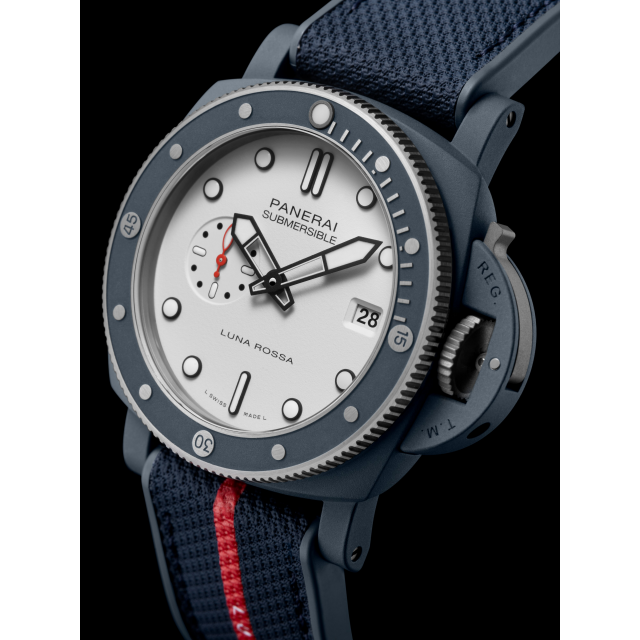 PANERAI Submersible潜行系列QuarantaQuattro Luna Rossa Ti-Ceramitech™腕表 PAM01543 Detail 1