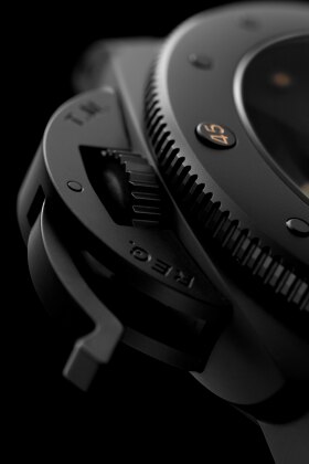 PANERAI Luminor Submersible 1950 Left-Handed 3 Days Automatic Ceramica  Detail 