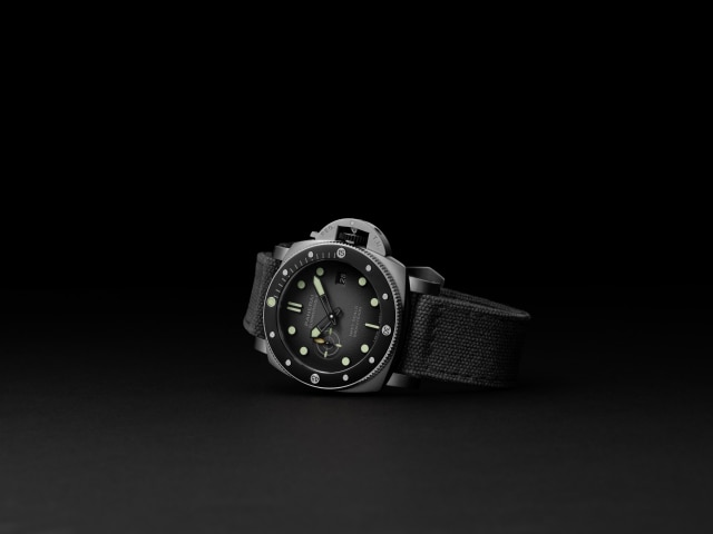 PANERAI Submersible Navy SEALs PAM01738 Detail 