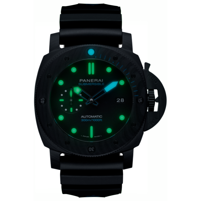 PANERAI Submersible潜行系列Carbotech™ PAM02616 Night view