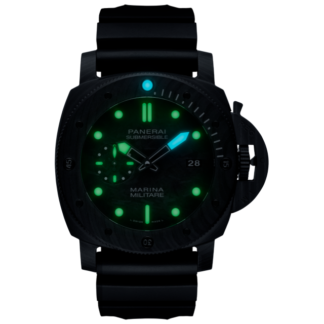PANERAI Submersible潜行系列Marina Militare Carbotech™腕表 PAM02979 Night view