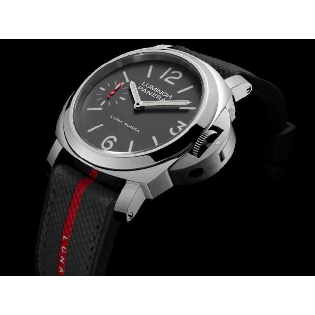 PANERAI Luminor Tre Giorni Luna Rossa PAM01653 Detail 2