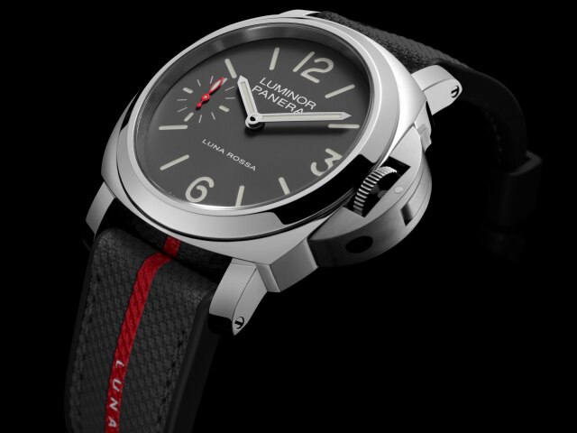 PANERAI Luminor Luna Rossa PAM01653 Detail 
