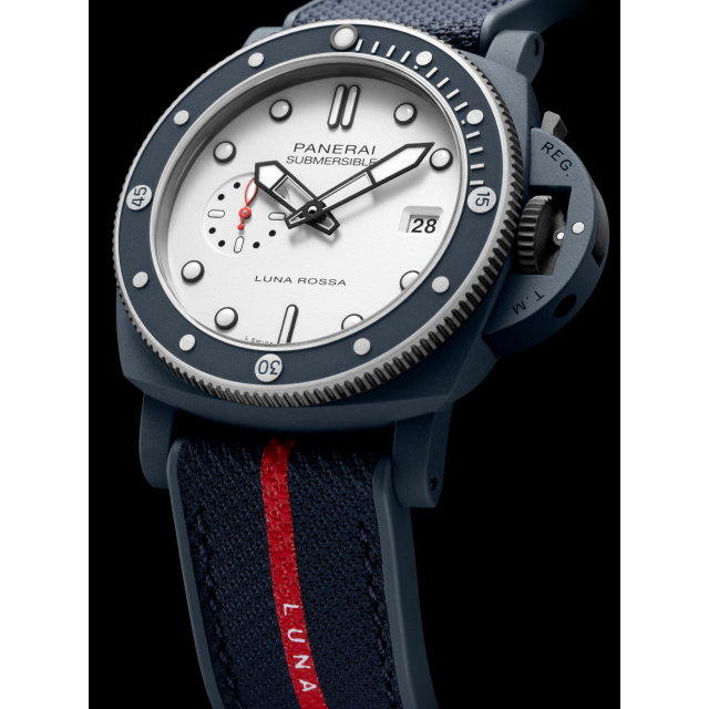 PANERAI Submersible潜行系列QuarantaQuattro Luna Rossa Ti-Ceramitech™腕表 PAM01543 Detail 2