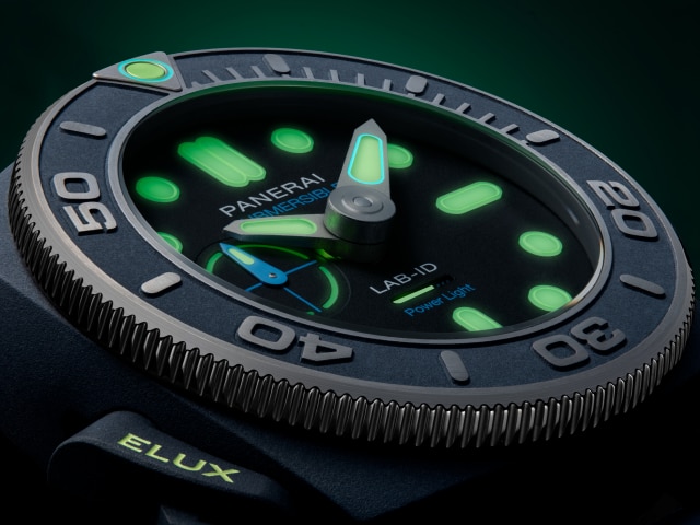 PANERAI Submersible Elux Lab-ID PAM01800 Detail 