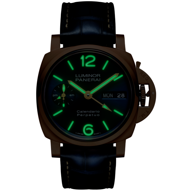 PANERAI Luminor Perpetual Calendar GMT Goldtech™  PAM00742 Night view