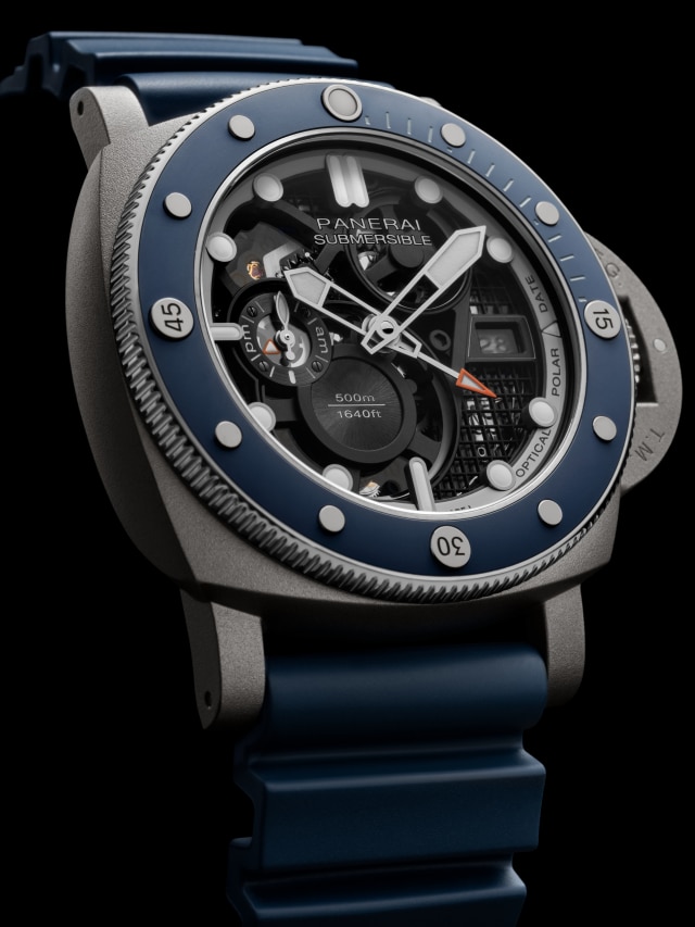 PANERAI Submersible GMT PAM01495 Detail 