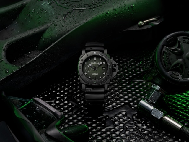 PANERAI Submersible Marina Militare PAM01698 Detail 