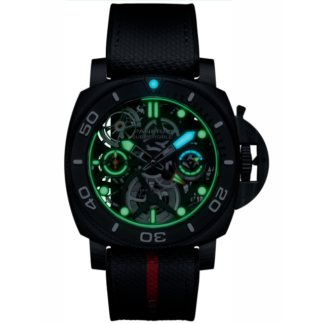 PANERAI Submersible潜行系列Tourbillon GMT Luna Rossa体验版腕表 PAM01405 Night view