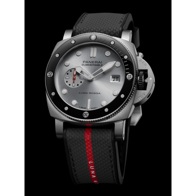 PANERAI Submersible潜行系列QuarantaQuattro Luna Rossa腕表 PAM01681 Detail 3
