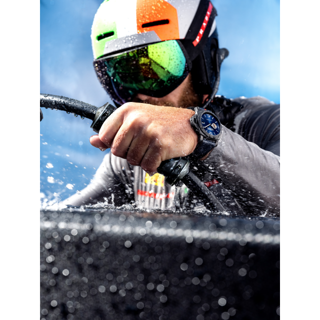 PANERAI Luminor庐米诺Marina Carbotech™ Luna Rossa腕表 PAM01529 Detail 4