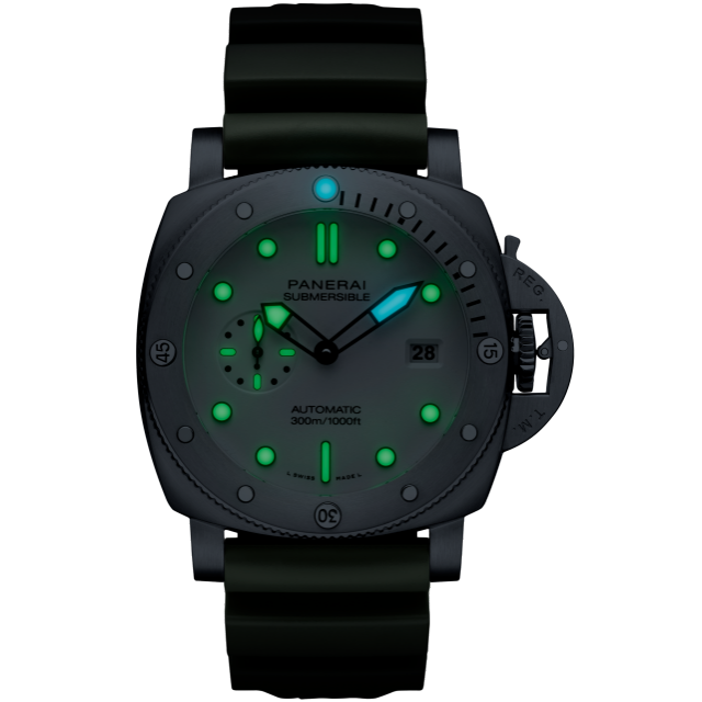 PANERAI Submersible QuarantaQuattro PAM01595 Night view