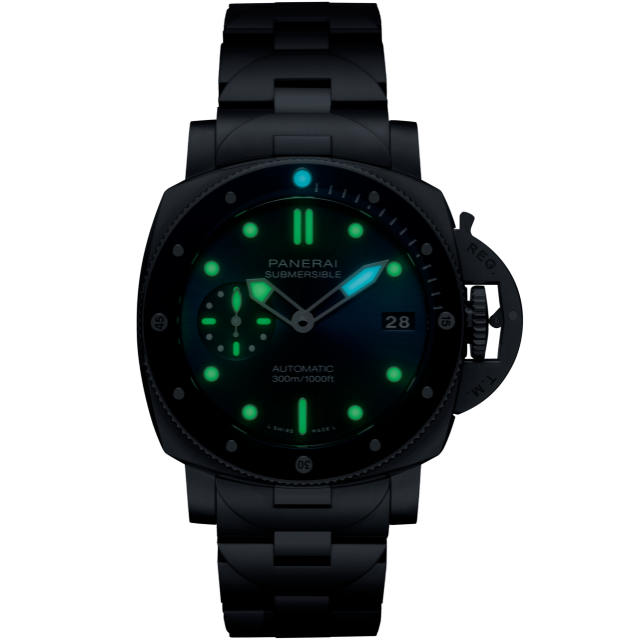 PANERAI Submersible PAM02068 Night view