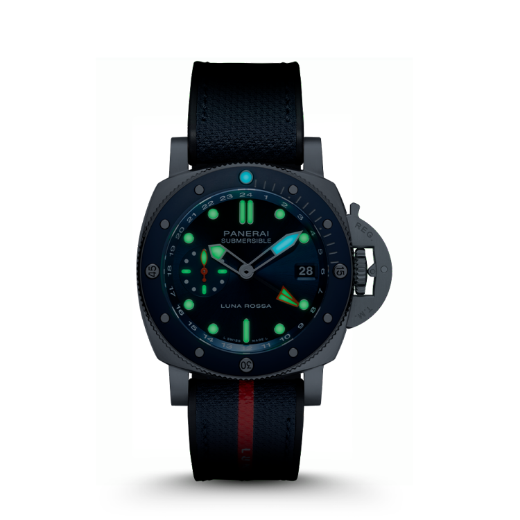 PANERAI Submersible潜行系列GMT Luna Rossa Titanio腕表 PAM01507