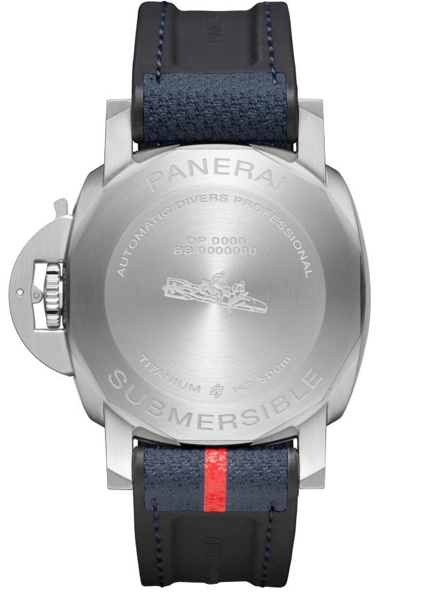 PANERAI Submersible潜行系列GMT Luna Rossa Titanio腕表 PAM01507 Detail 