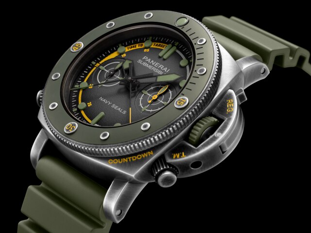 PANERAI Submersible Chrono Navy SEALs Special Operations Experience Edition PAM01402 Detail 
