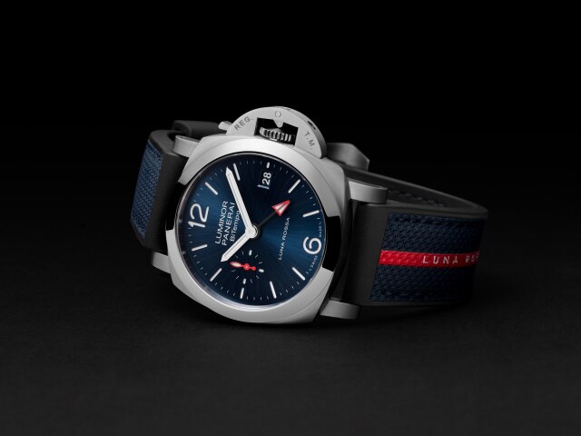 PANERAI Luminor Luna Rossa GMT PAM01404 Front 4