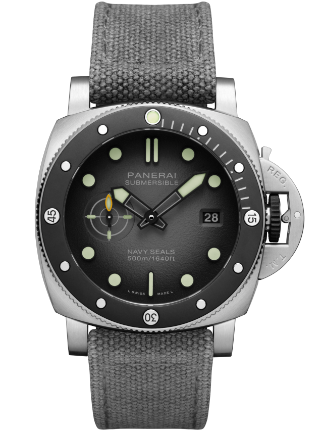 PANERAI Submersible Navy SEALs PAM01738 Detail 