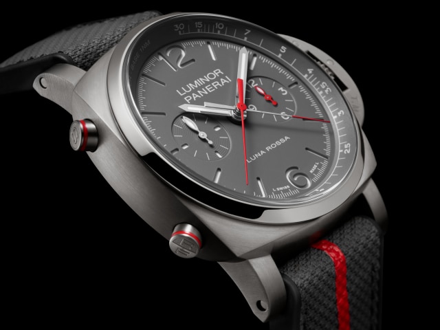 PANERAI Luminor Chrono Flyback Luna Rossa Titanio PAM01654 Detail 