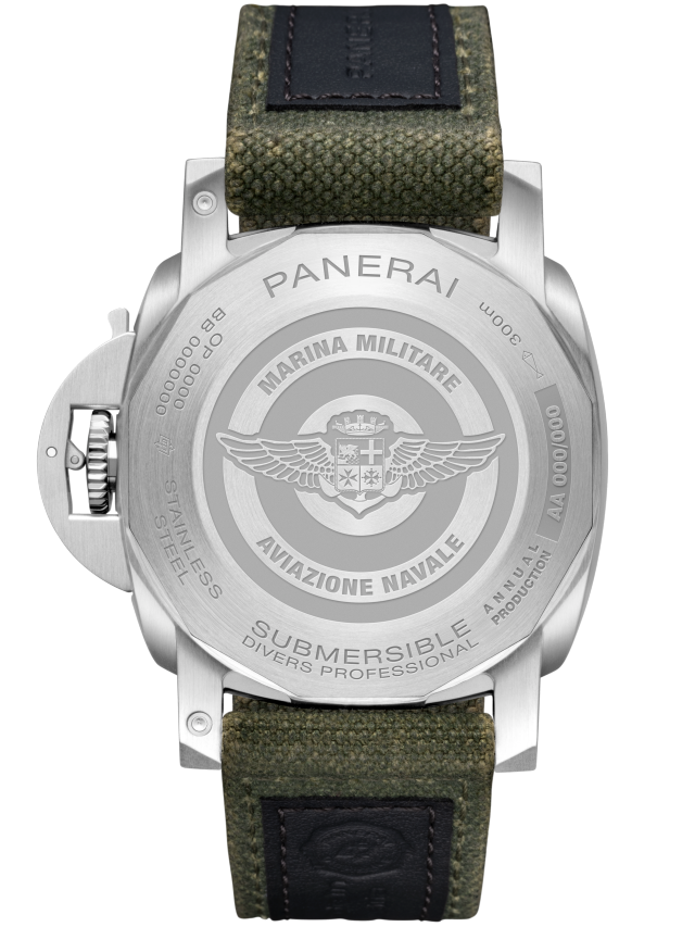 PANERAI Submersible Marina Militare PAM01697 Detail 